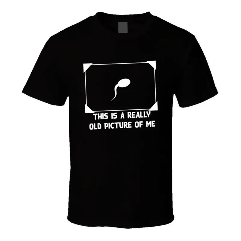C'est une photo très ancienne de moi, t-shirt drôle avec motif de sperme