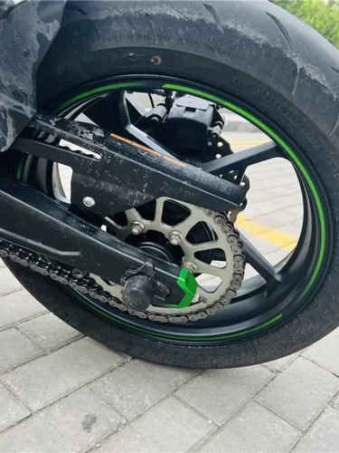 Imagen 2 del producto Para Kawasaki Z650 Z650RS Ninja650 ZX4R ZX-4RR ZX25R ZX4RR ajustador de cadena de motocicleta tapa de extremo basculante ajustador molduras de tornillos de cubierta