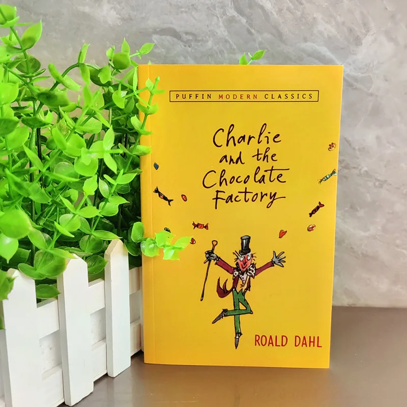 Charlie e a Fábrica de Chocolate Versão em Inglês Libros Livros Livros em Inglês