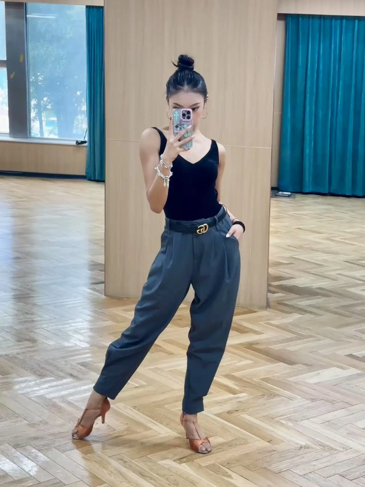 

UK Latin Dance Dress Velvet Adjustable Strap Top with Ballroom Pants, Women's Teacher Training Outfit, Versatile Practice Wear