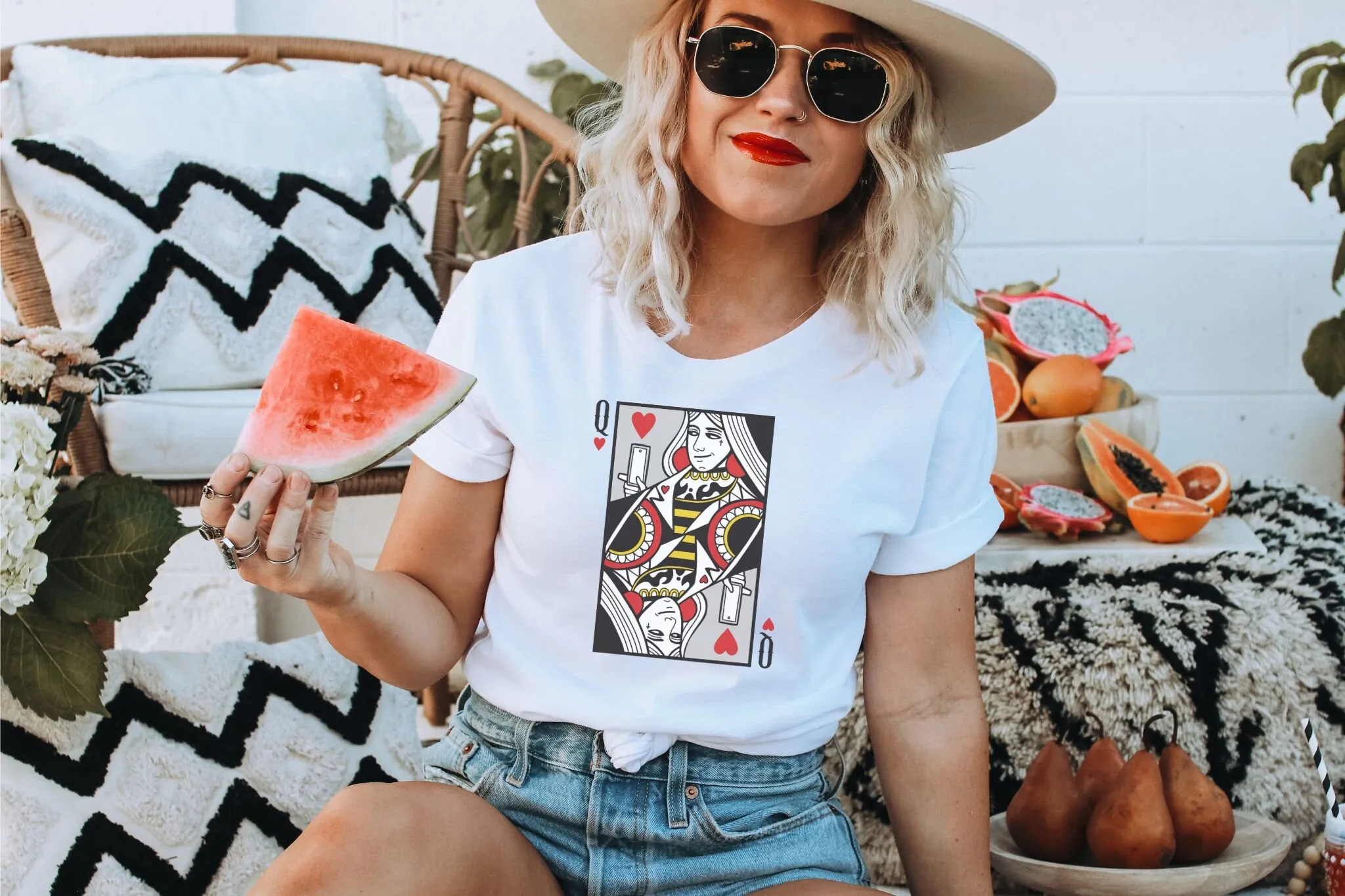 Ladies Trendy Graphic Boho Queen Of Hearts Gift Under 30 For Women Jersey T Shirt