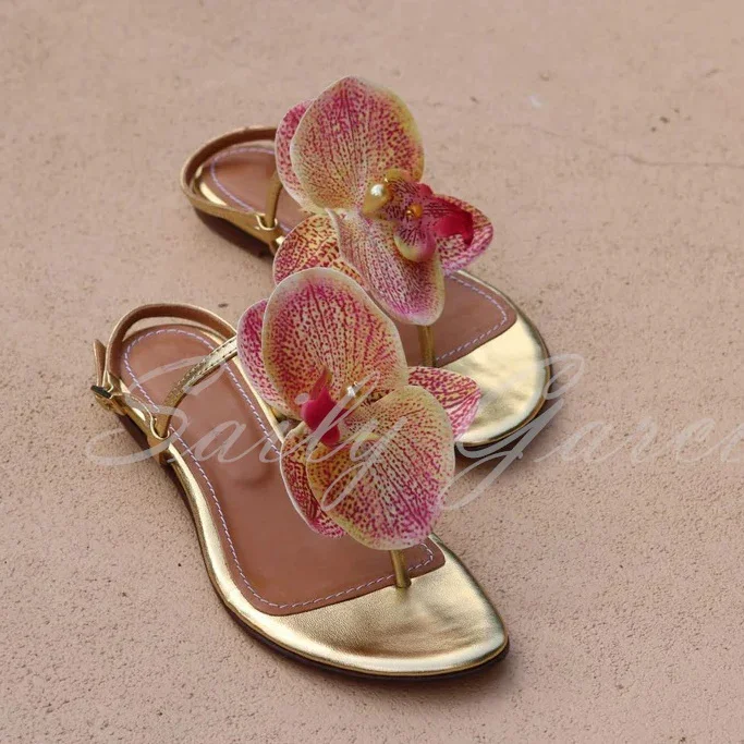 

Flower Pinch Toe Sandals Women Golden Leather Round Toe Anti-Slippery Back Heel Side Buckle Strap Summer New Beach Flat Shoes