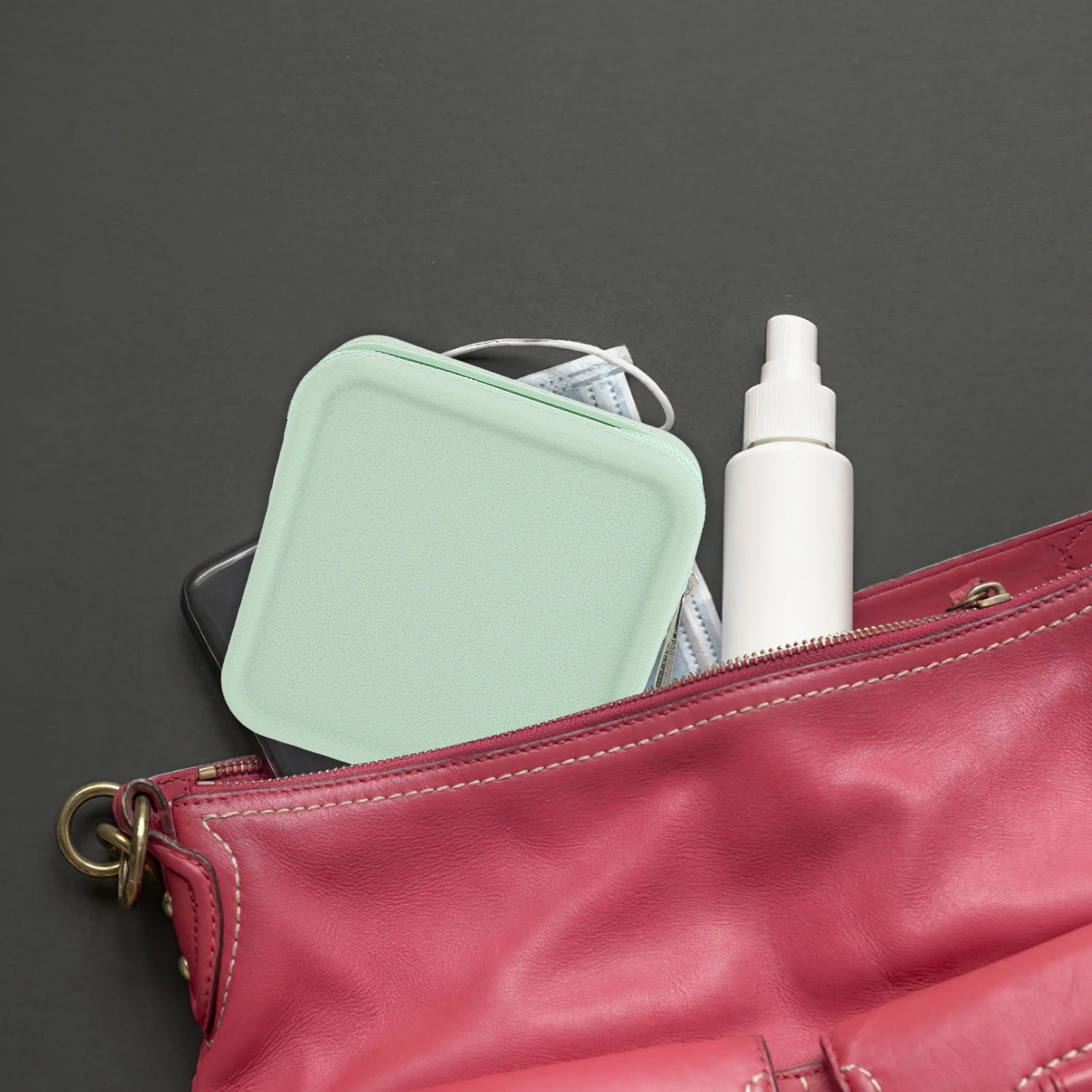 

Sanitary Napkin Pouch Silicone Pad Holder Reusable Zipper Closure Travel Small Bag for Pads Tampons Portable Tampon Bag