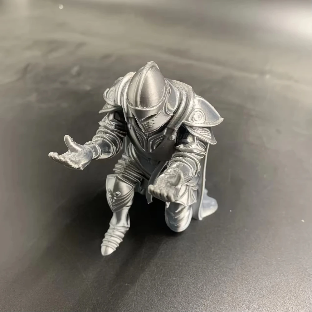 1-piece Silver And Black Knight-shaped Pen Holder Ancient Knight Pen Stand Ornament 3d Kneeling Armor Desktop Decoration