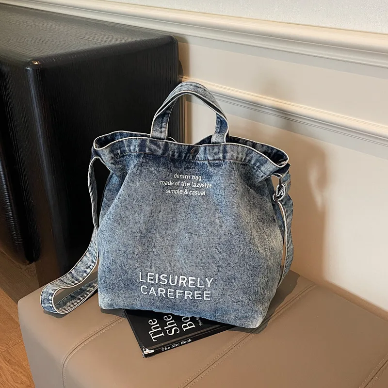 

Winter Hot Sale New Large Capacity Retro Casual Denim Bag 2026 New Fashion Designer Letter Printing Simple Messenger Bag Women