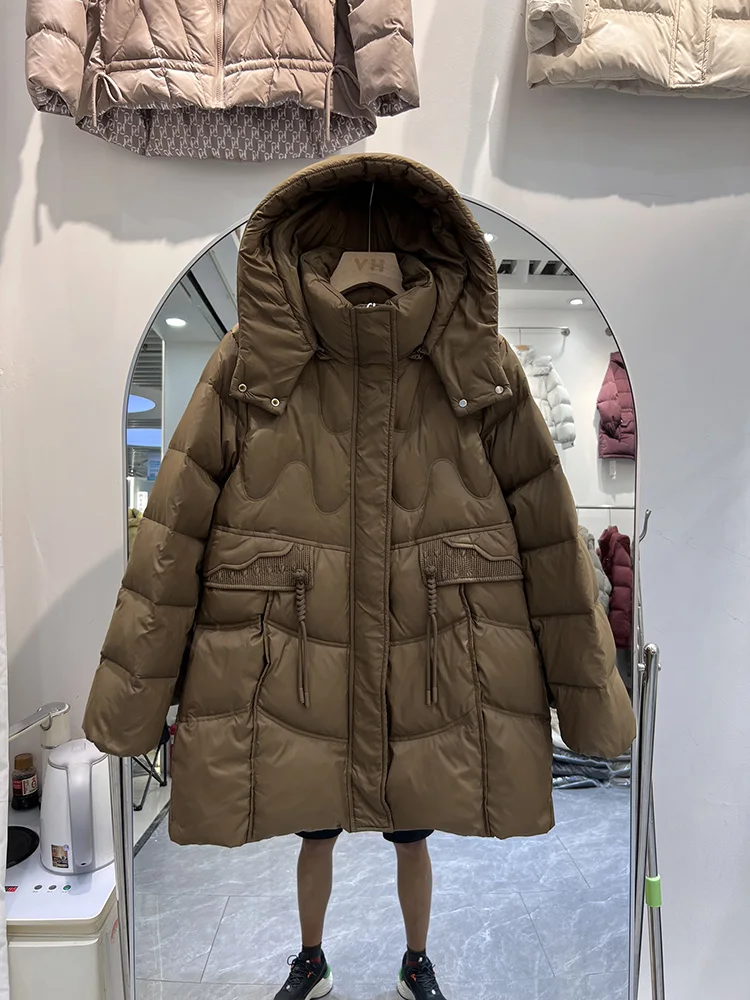 Koreaanse versie kant ontwerp mode witte eend donsjack met capuchon winter 2025, nieuwe dames effen middellange donsjas