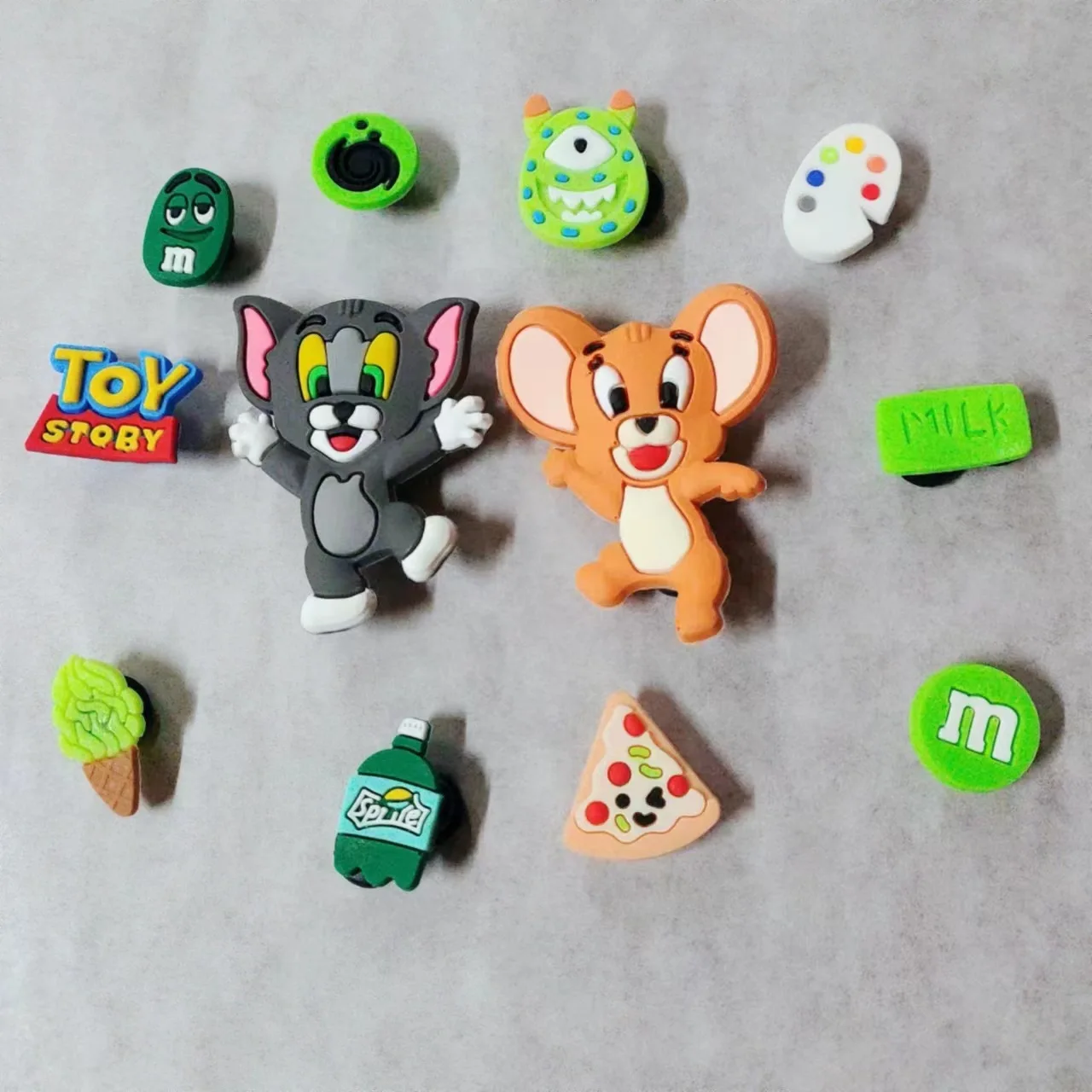 حار لطيف الكرتون الحيوان زهرة الأحذية الديكور انفصال لطيف DIY بها بنفسك الأحذية التبعي الاتجاه هدايا الحفلات