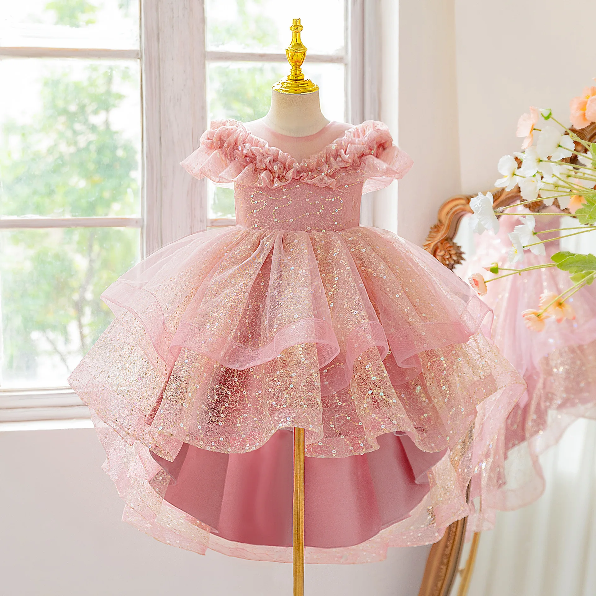

Children's Tailed Princess Dress Netted Puffy Dress Piano Flower Girl Outfit Fashionable Kids' Gown for Special Occasions