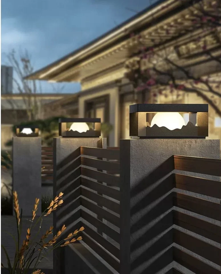 Solar New Waterproof Pillar Outdoor Patio Fence Pillar Head Light Head Light Outdoor Gate Pillar Lights