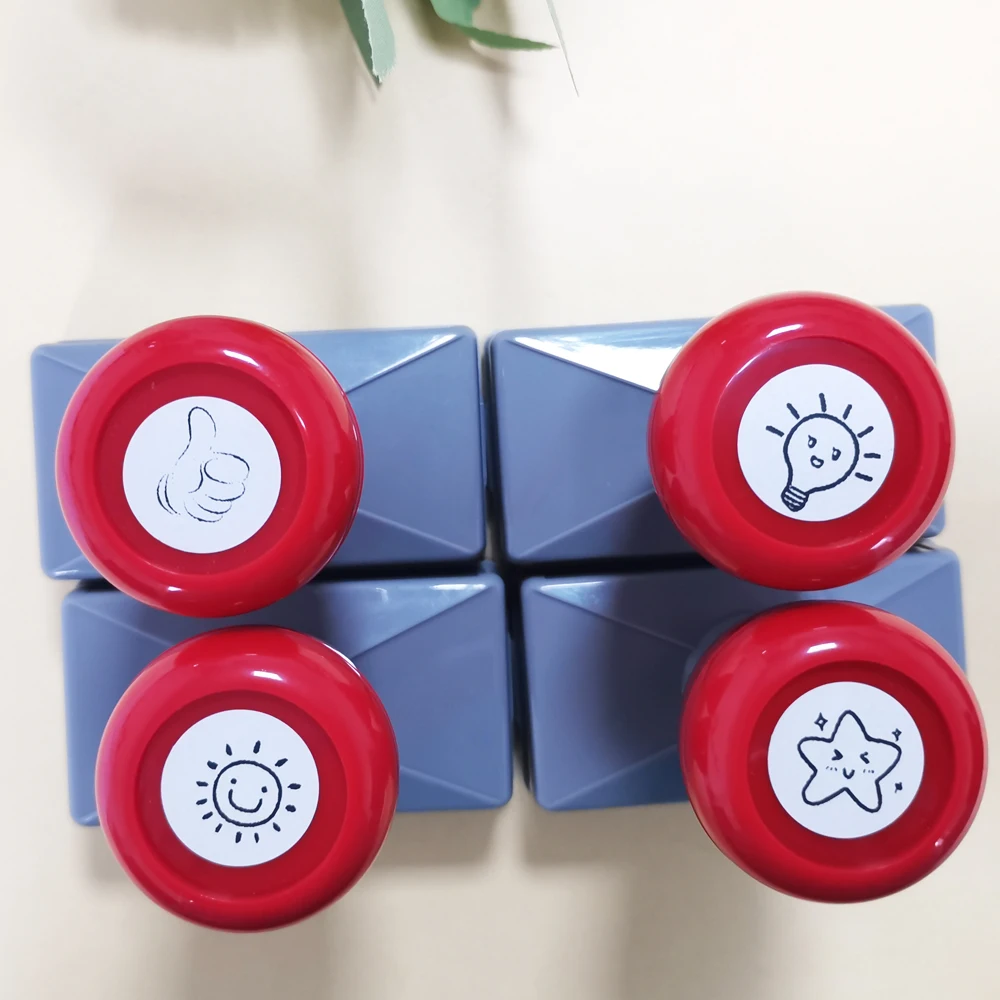 تم وضع علامة ختم تصنيف معلم إسباني واحد ودرج. تم إنجاز أهداف التعلم ويمكن فحصها #3