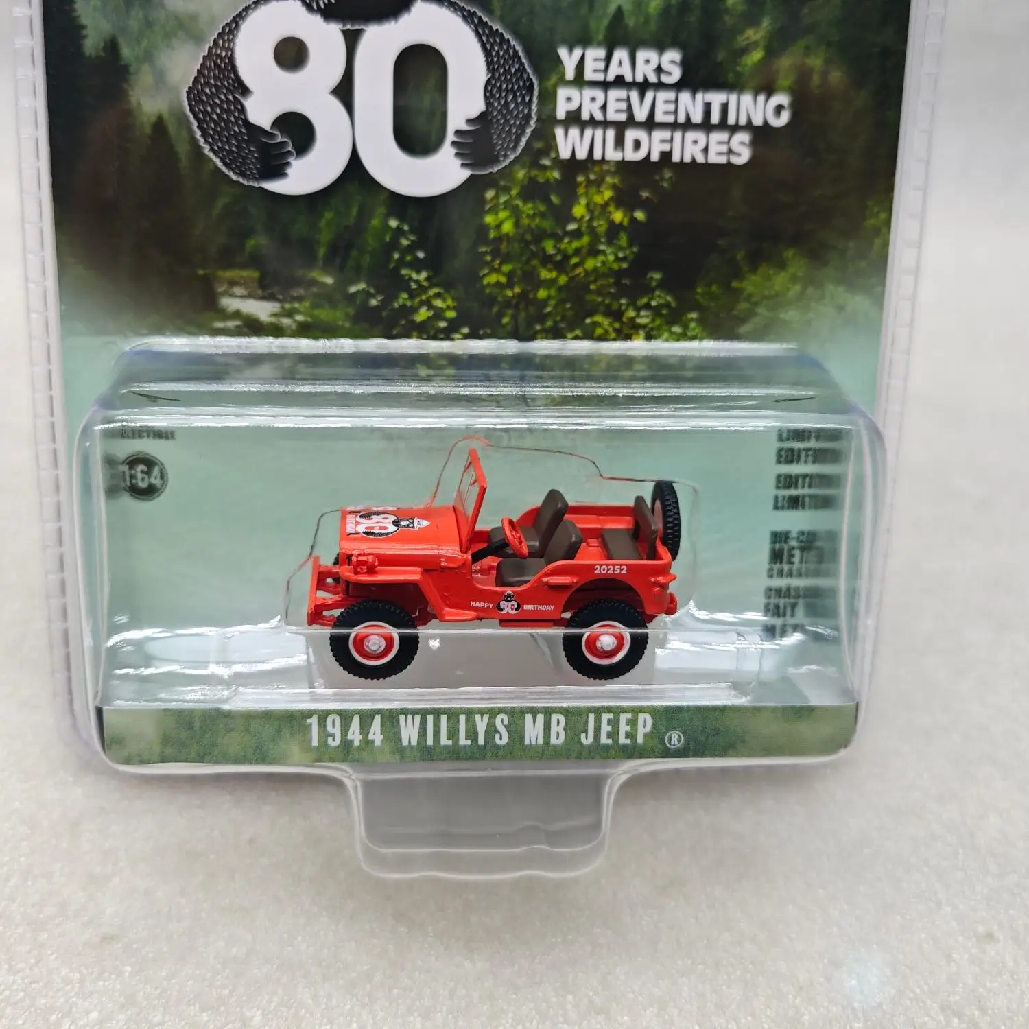 1: سلسلة الذكرى السنوية الرابعة السادسة الرابعة 17-1944 Jeep Willys MB - Smoke Bear 80th Anniversary Memoration مجموعة نماذج السيارات المتقدمة