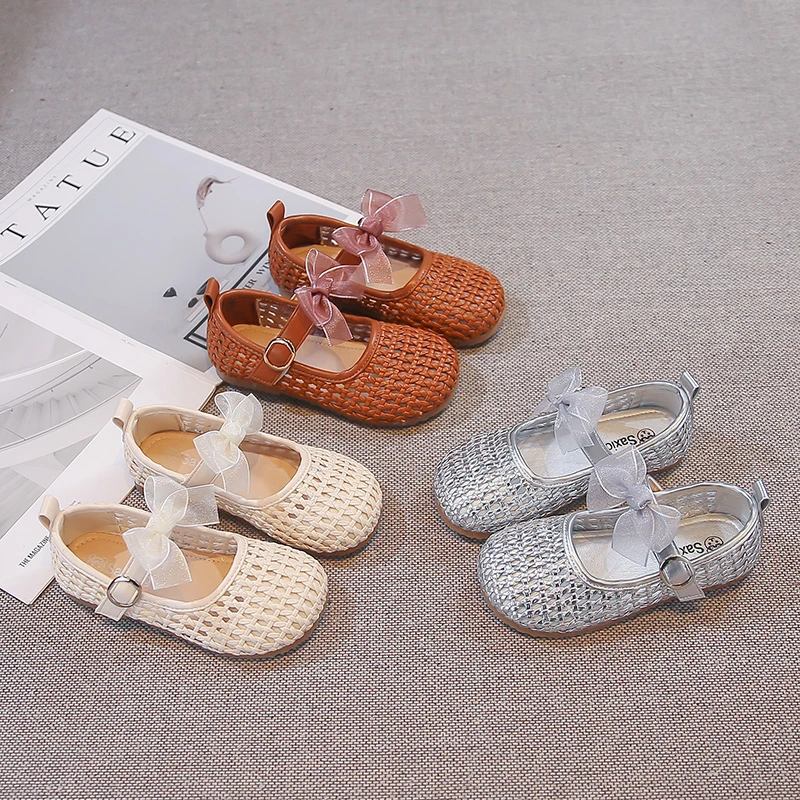 Girls Princess Sandals with Sweet Lace Bows Kids Casual Flat Shoes Weave Trendy 2026 Brand New Children Leather Shoes Round Toes
