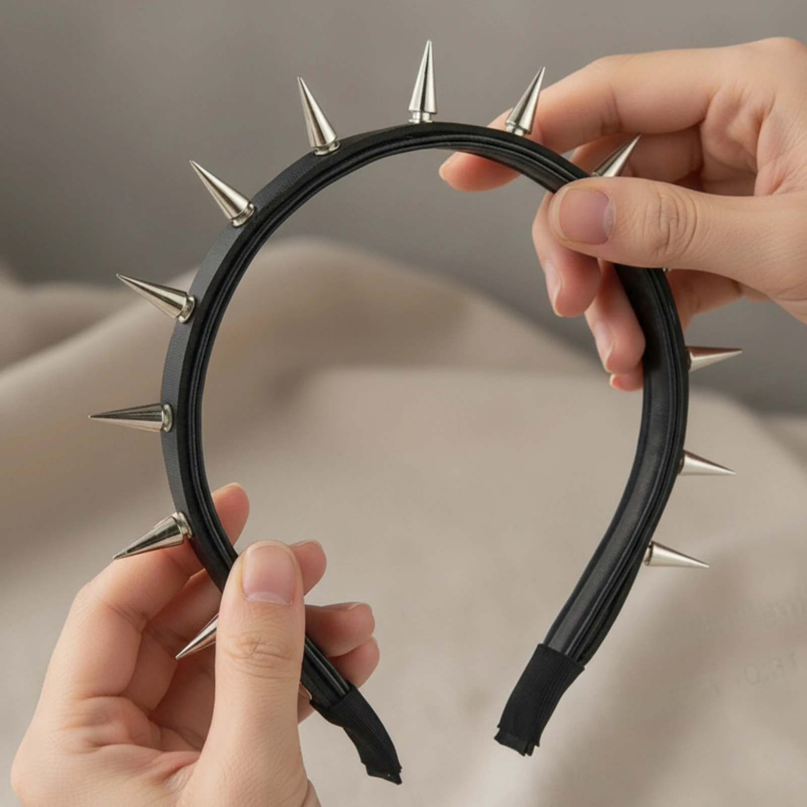 Studded Headband Rock Headband with Spikes Hair Hoop Padded Headpiece Non-Slip for Cosplayers, Cosplay, Parties