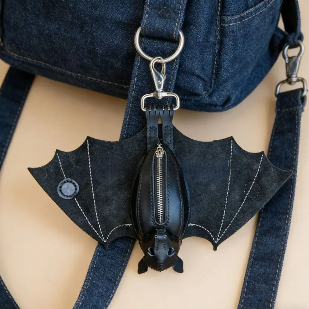 Cute Creative Bat Wallet Keychain Zipper Coin Purse Halloween Bat Pendant Ornaments Bag Hanging Leather Bat Keychain Key Decor