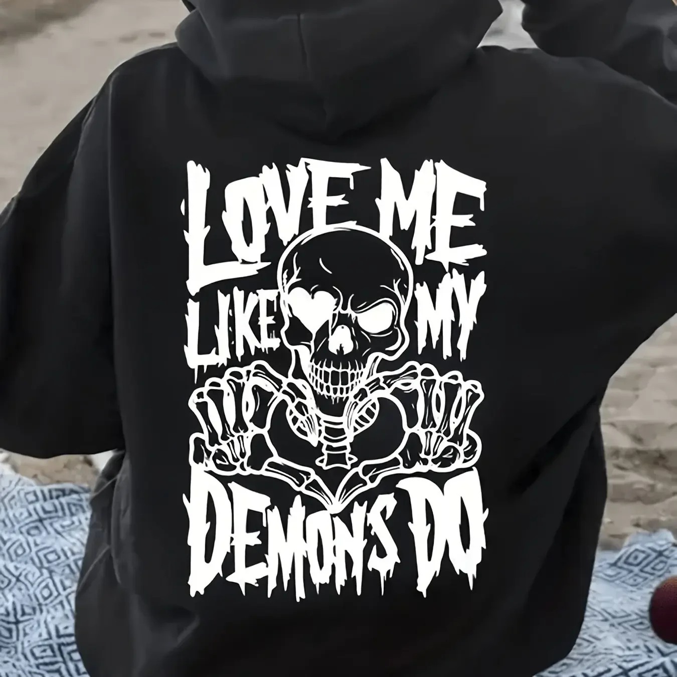 Fall/winter men's and women's hooded sweatshirt with gothic style skull letters solid color and printed hip-hop fashion trend