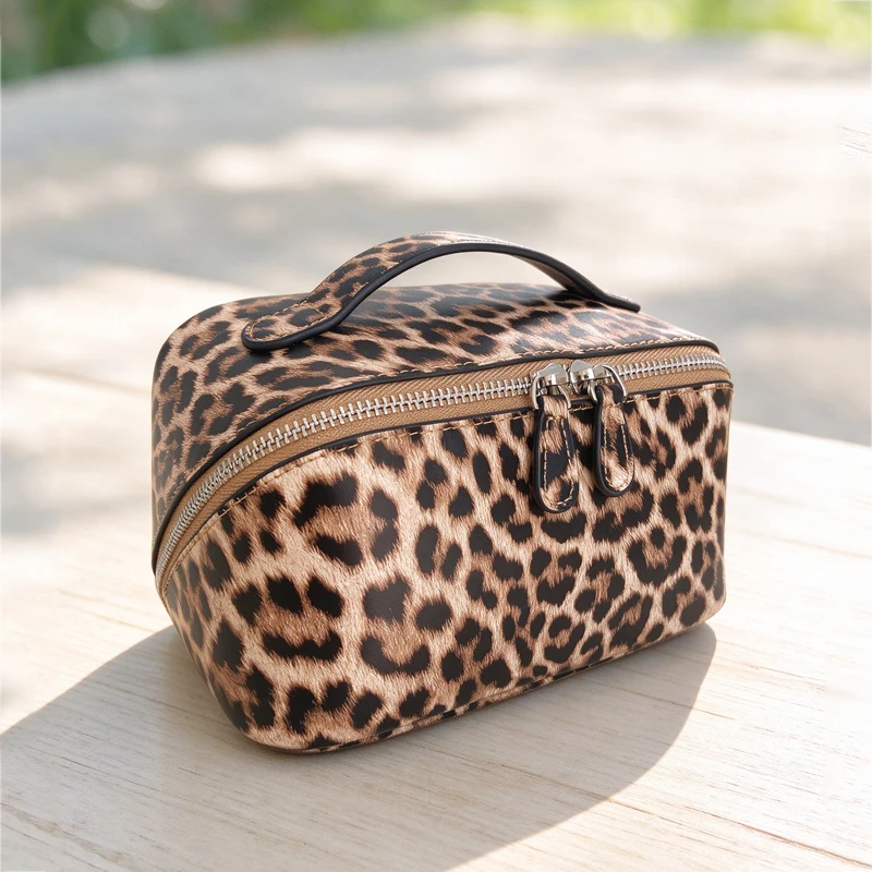 Woman Cowhide Cosmetic Bag Street Travel Large Capacity Storage Bag Handbag Fashion Leopard Print Genuine Leather Makeup Bag