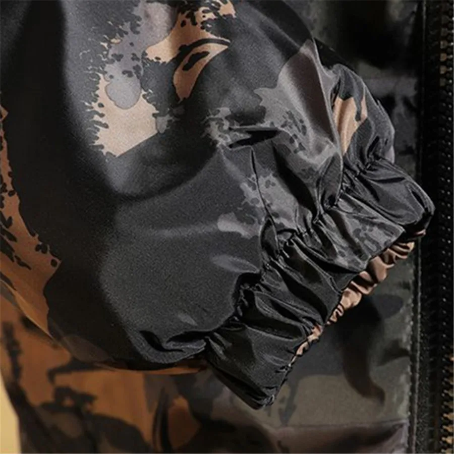 2025 جديد الرجال السترات الشتاء القطن معطف مبطّن سميكة الدافئة مقنعين ملابس خارجية الذكور فضفاضة التمويه الشارع الشهير ملابس للرجال 5XL