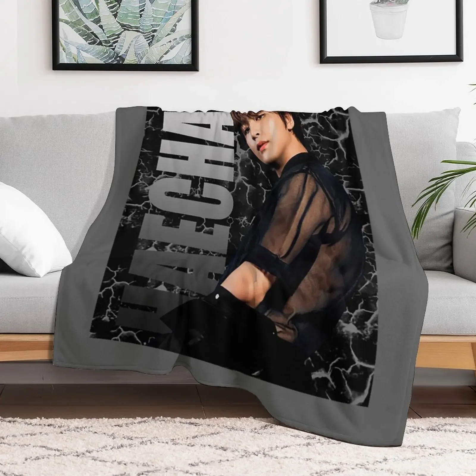 Haechan Throw Blanket Decorative Sofa Decorative Throw warm for winter Soft Plush Plaid Blankets