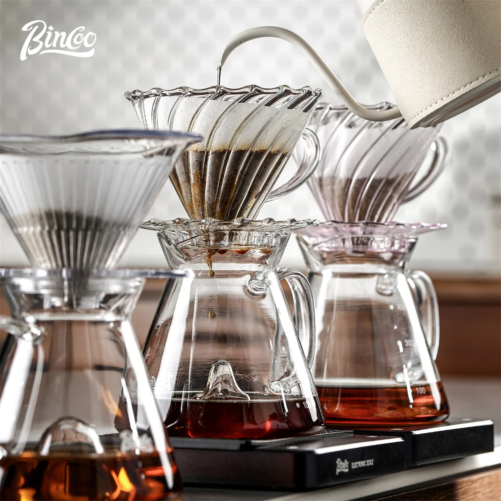 

BINCOO Pour Over Coffee Dripper Set 450ml Glass Sharing Pot Funnel Drip Coffee Maker Hand Brew Cup Coffee Set with Filter Paper