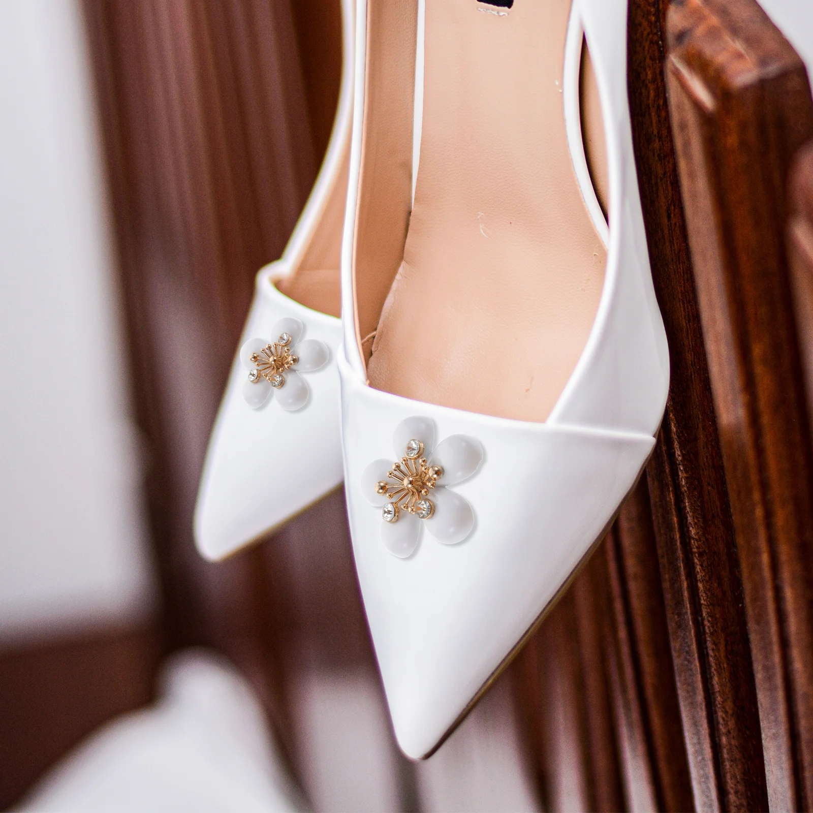 

Rhinestone Flower Shoe Clip Wedding Bridal Decoration Shoe Accessories For Pumps Heels Sandals Decorative Metal Buckle