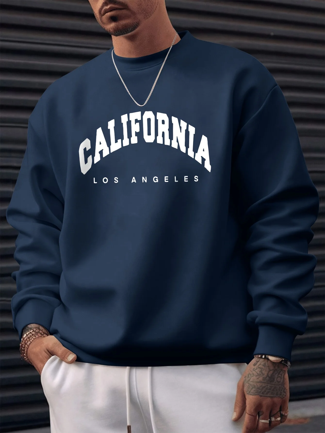 يتميز القلنسوة الرجالية الجديدة ذات الرقبة المستديرة لربيع وخريف 2025 بطباعة حروف ثلاثية الأبعاد غير رسمية وعصرية في الشارع #2