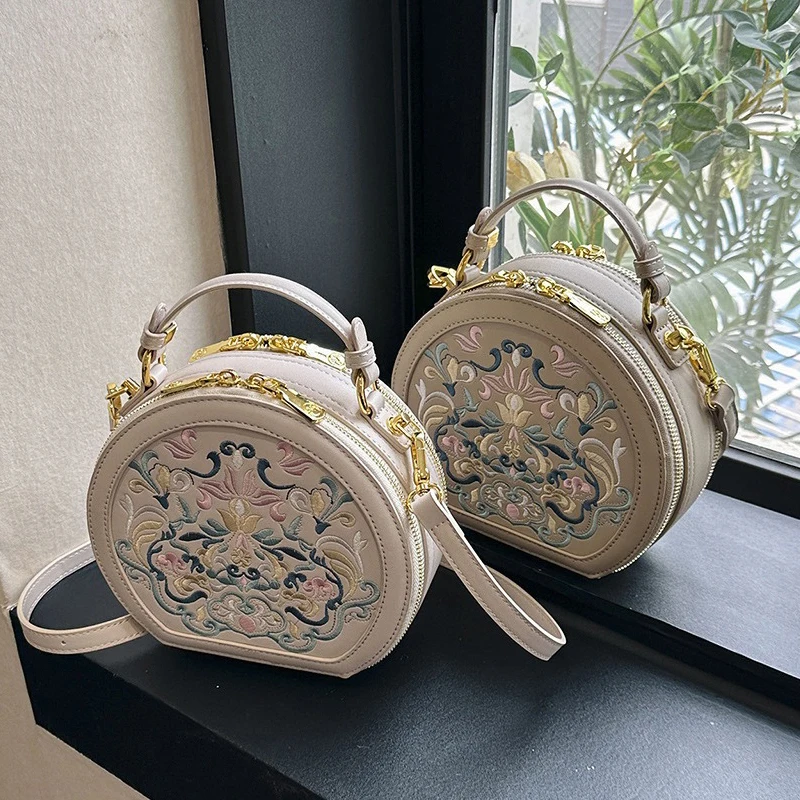 High Grade Embroidered Leisure Bag for Women in 2024, New Trend Handmade Flower Color Single Shoulder Crossbody Small Round Bag