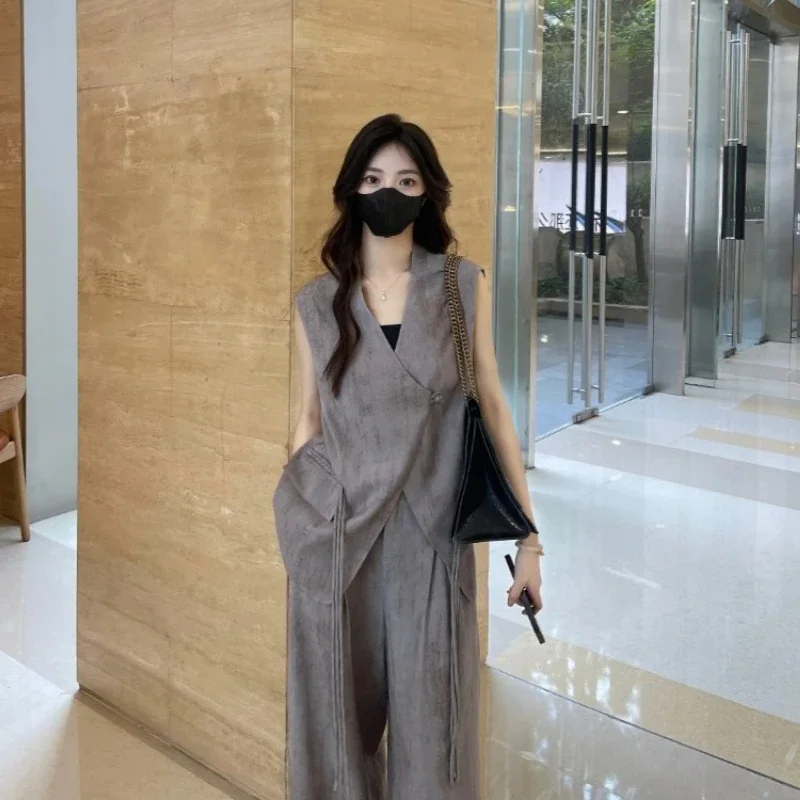 Fashionable V-neck Sleeveless New Chinese Style Suit Women 2024 Summer New Style Casual Wide Leg Pants Two-piece Set Woman