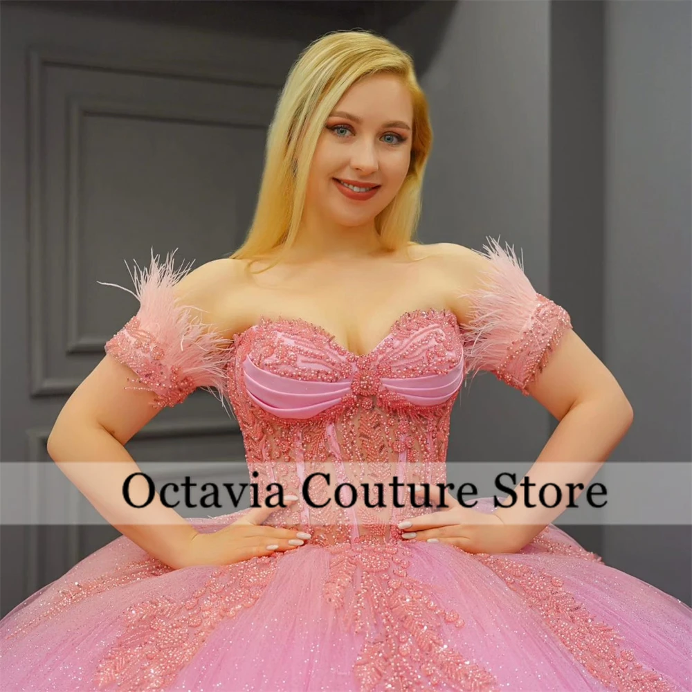 Rosa da pena do ombro Vestidos Quinceanera, vestido de baile, apliques de talão, vestido de luxo de aniversário, babados, 2024