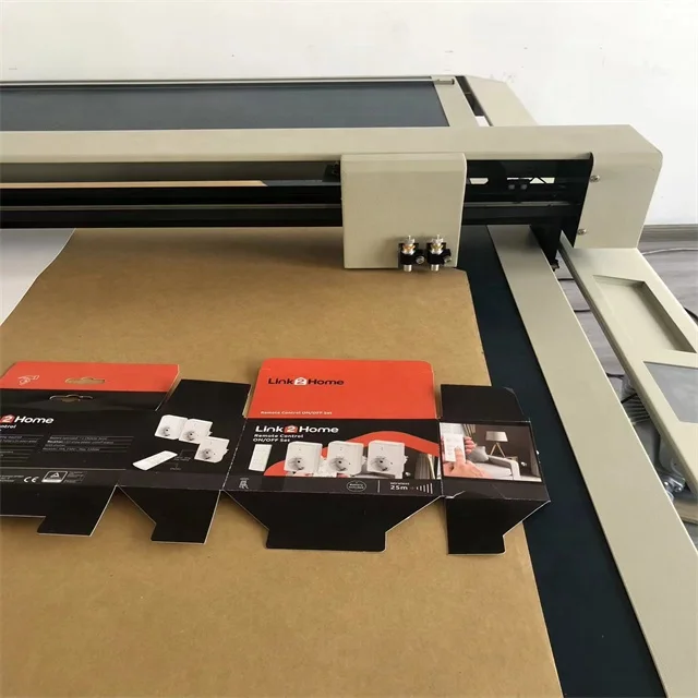 YYHC-Multifunction Cardboard Cutting Plotter Gift Box Cutting Machine For Sale