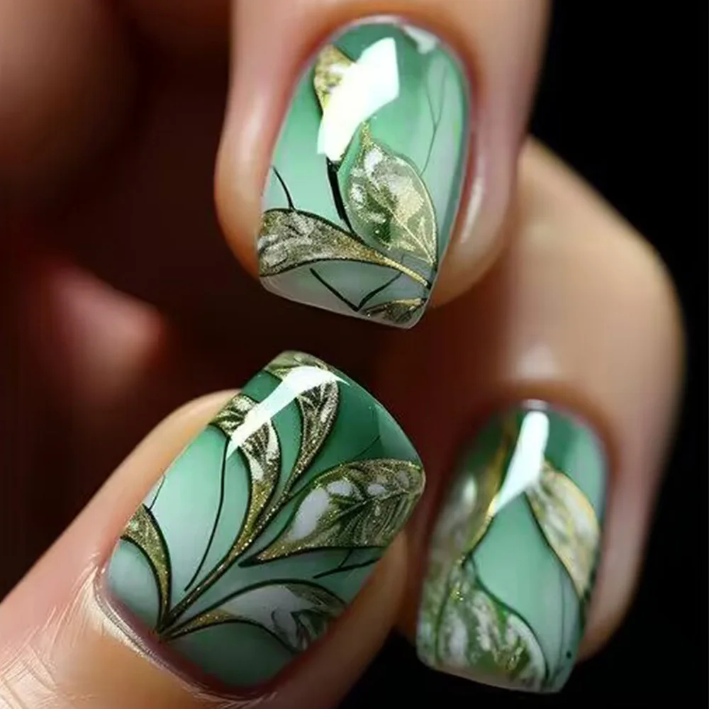 24 stuks medium vierkante pers op nagels - smaragdgroene bloemenglitter met groen verloop |   Elegante botanische stijl