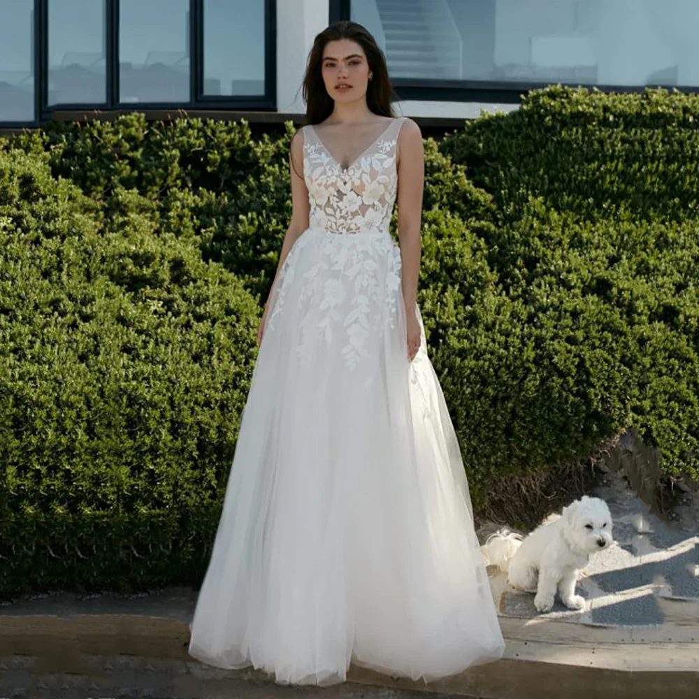 

A-Line Boho Wedding Dresses V Neck Lace Appliques Backless Elegant Bridal Gown Sleeveless Tulle Wedding Dresses Customized