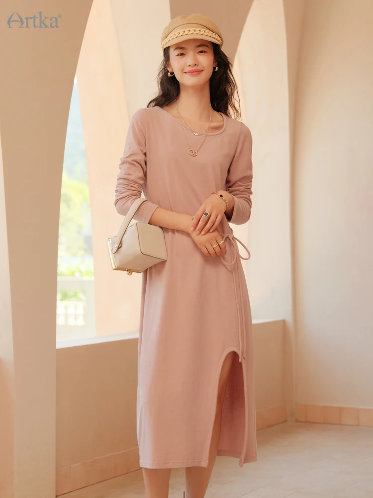 ARTKA 2022 Early Autumn New Women Dress Fashion Simple Long Sleeve O-Neck Dresses Side Split Black Midi Dress With Belt LA23021Q