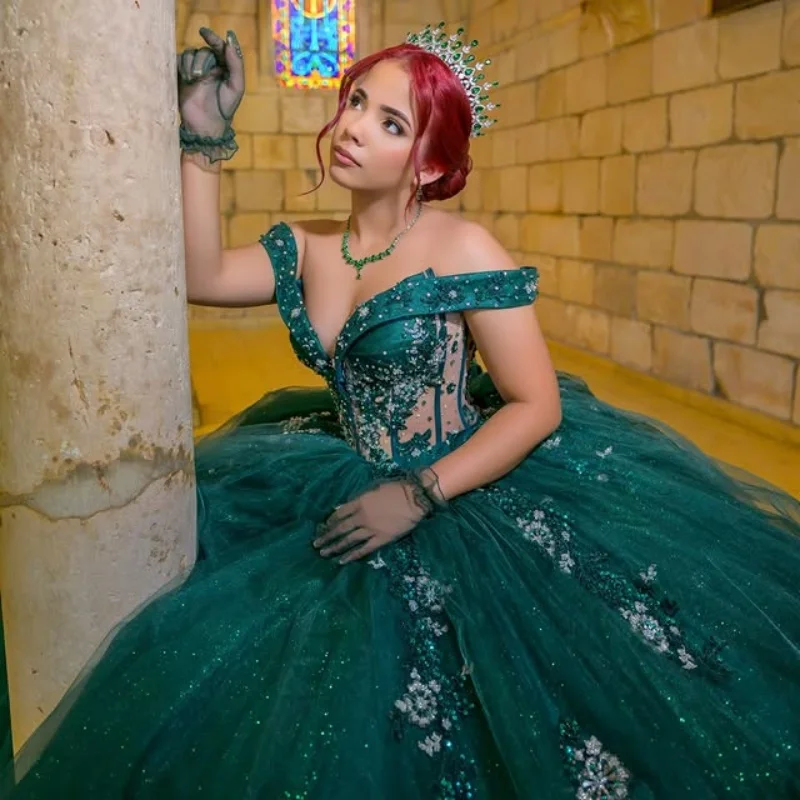 

Блестящее темно-зеленое платье Quinceanera, кружевная наклейка с кристаллами, 3D цветок, длинный хвост, платья de 15, Quinceanera ﻿ Индивидуальный