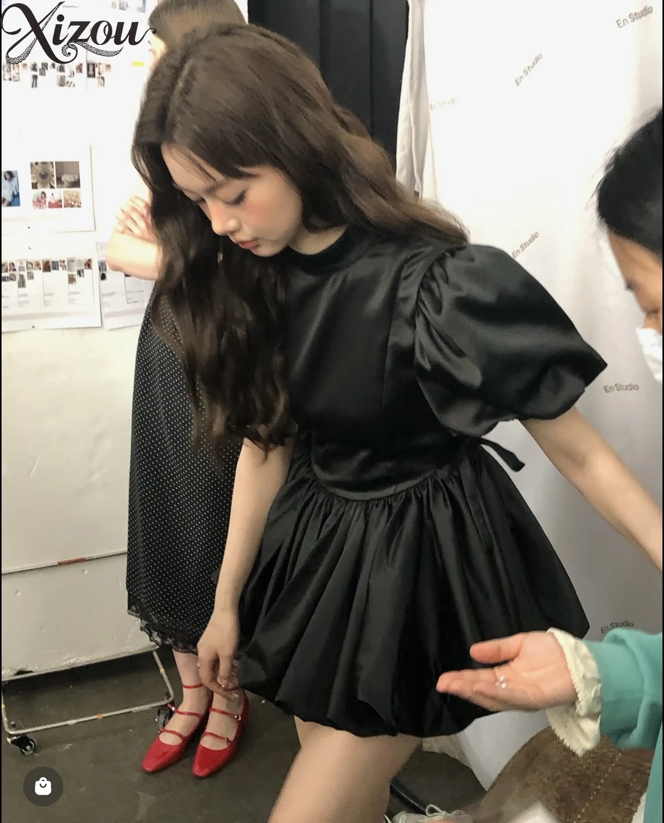 Sukienka damska w stylu japońskim z wysokim stanem, satynowa, francuska, z bufiastymi krótkimi rękawami, księżniczka, nowa kolekcja 2025, jednolity kolor, elegancka, modna.