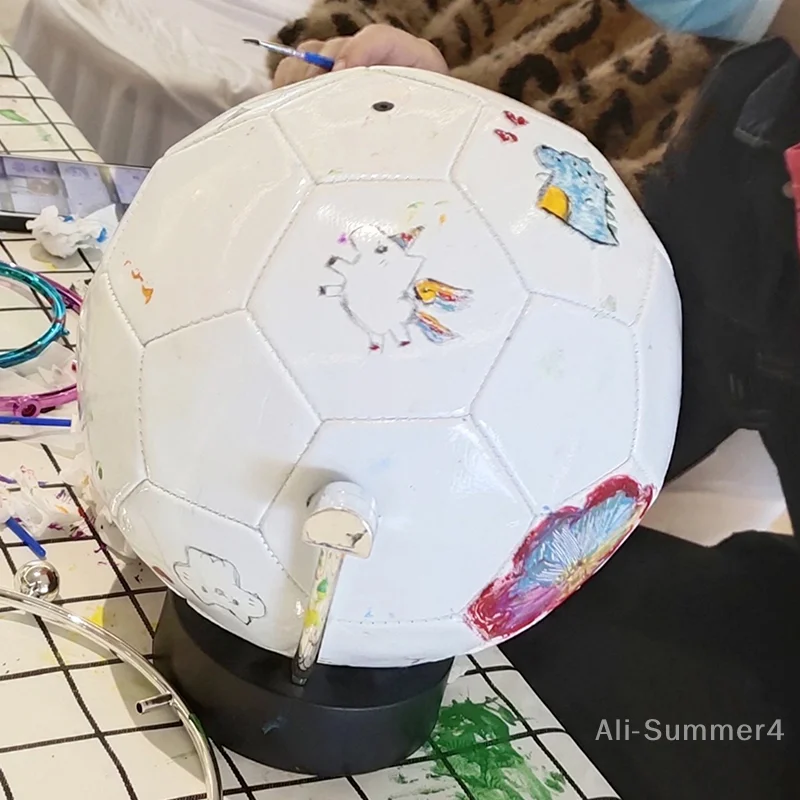 كرة القدم البيضاء الحجم 5 الحجم الرسمي خفيفة الوزن للأطفال الكبار لعبة كرة القدم التعليمية اللعب الرياضية البلاستيكية DIY هدية