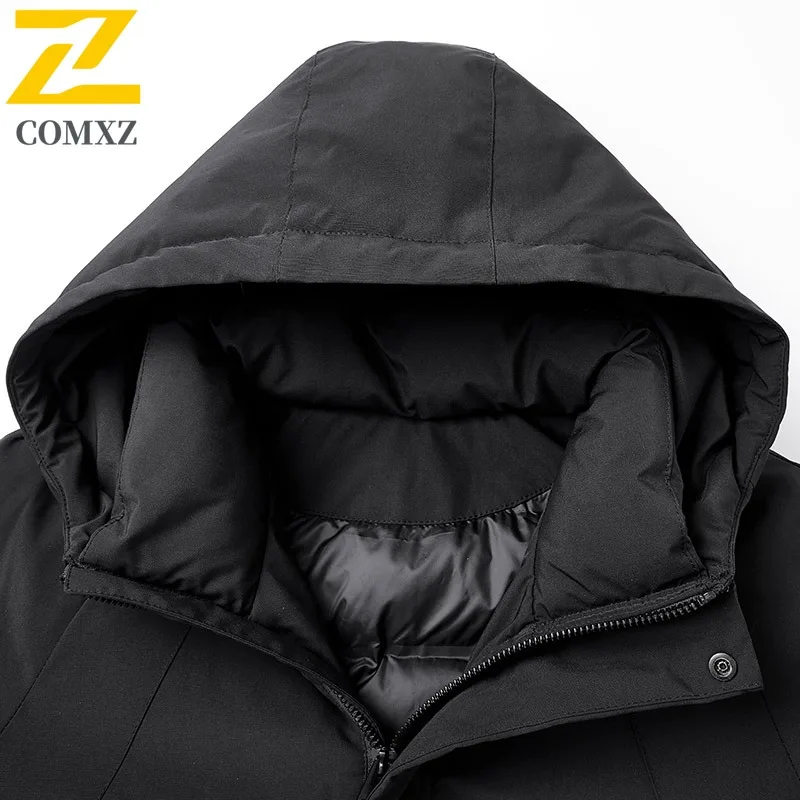 COMXZ 2025 شتاء جديد ملابس العمل الرجال موضة عادية مقنع الأبيض بطة أسفل بلون مقاوم للماء يندبروف في الهواء الطلق أسفل سترة