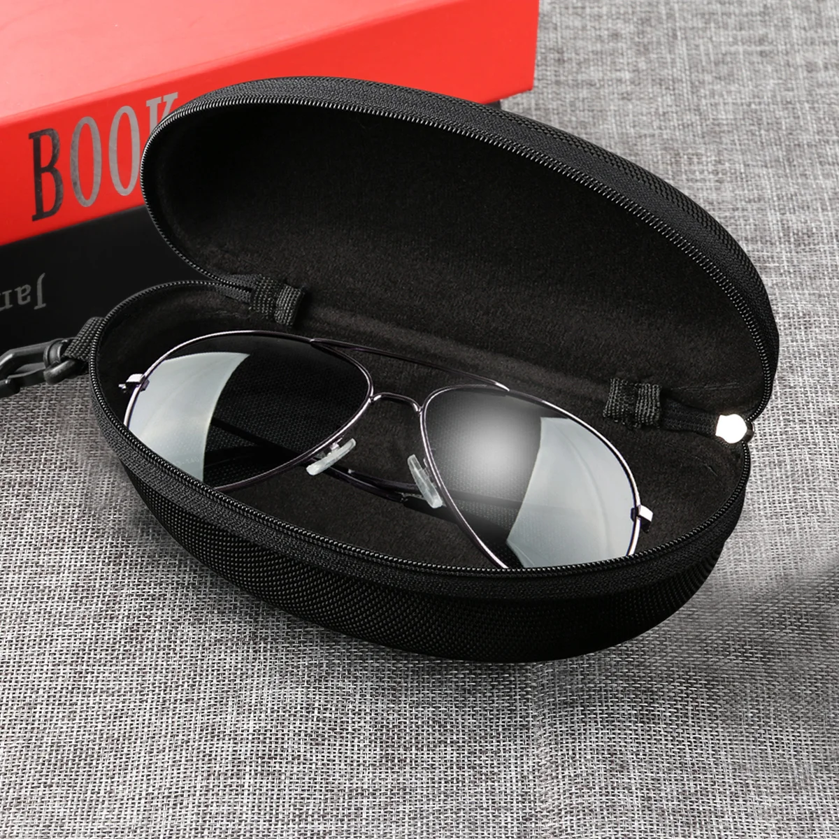 

Black Eva Oxford Fabric Glasses Case Portable Hard Sunglasses Box Zipper Closure Carabiner Clip Outdoor Protection Eyeglasses
