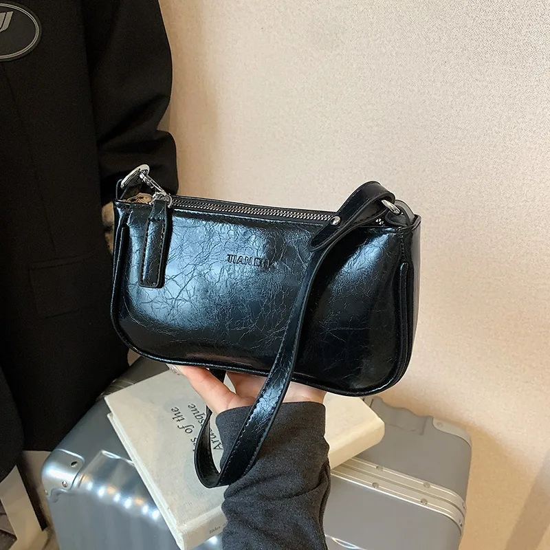 High-quality Small Bag Female 2026 New Summer Joker Messenger Bag Fashion One-shoulder Underarm Small Bag