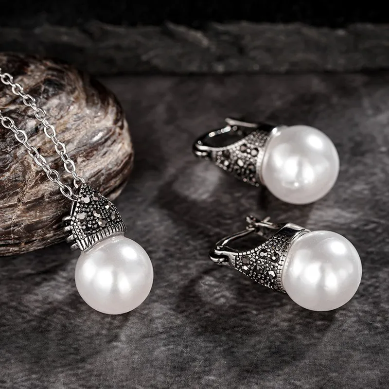 Women's Vintage Simulated Pearl Necklace Earrings Set