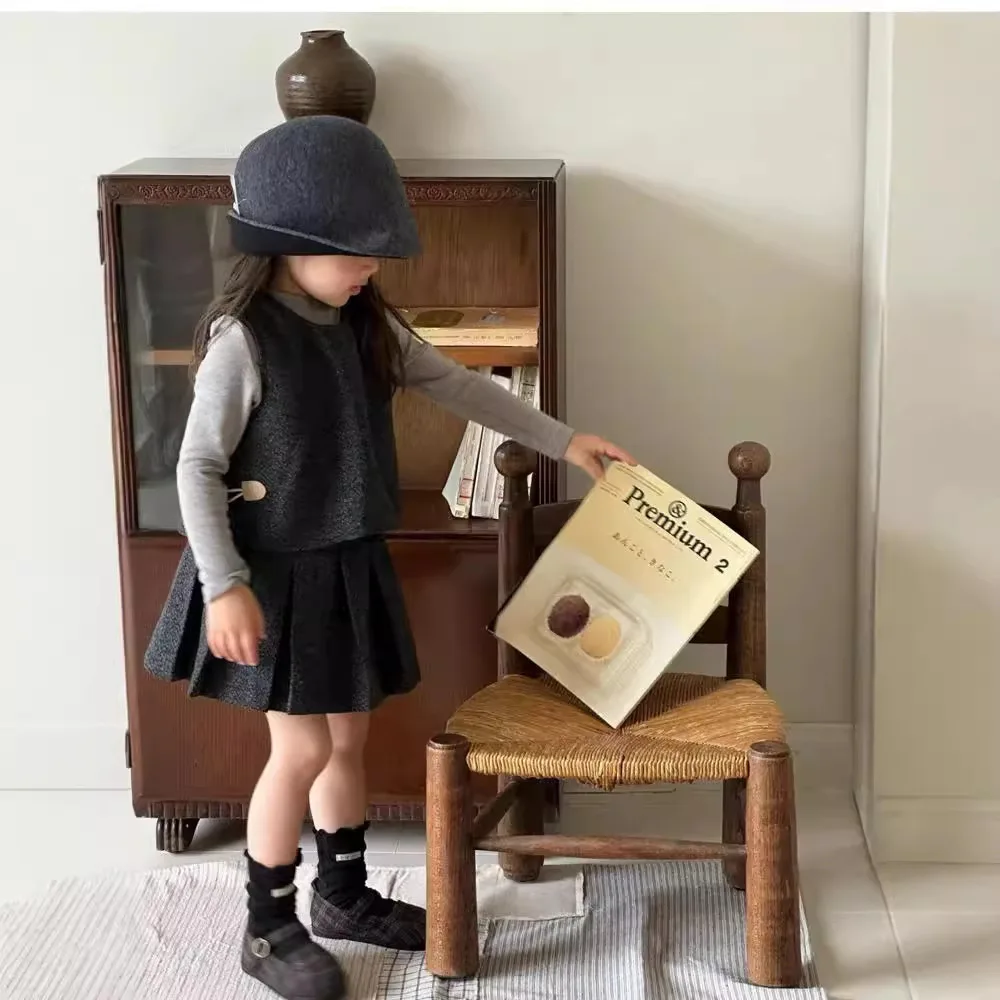 

Майка, жилет, юбка, комплект из 3 предметов, простой однотонный универсальный повседневный осенний комплект 2025, новый милый темпераментный жилет, плиссированная юбка