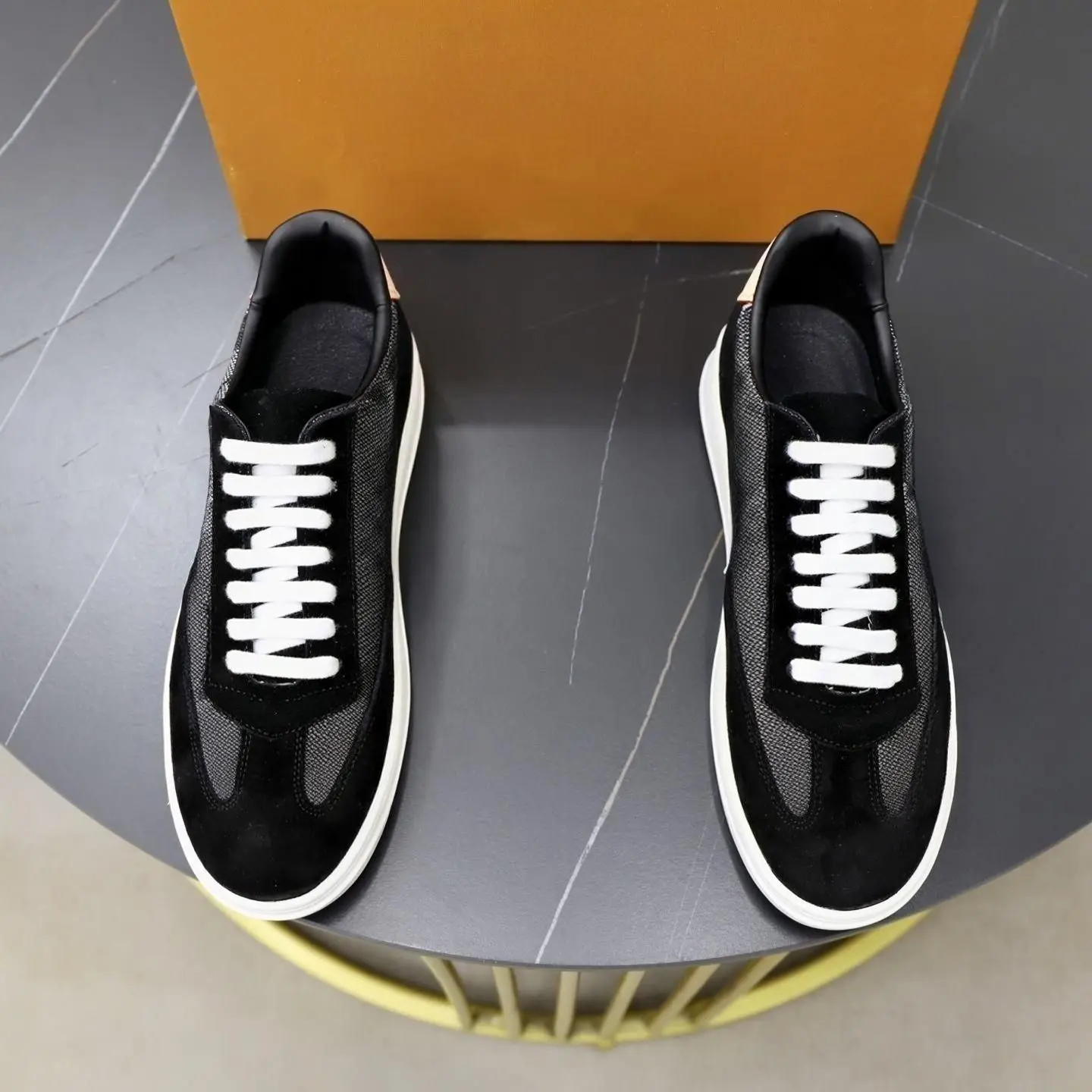 Unisex Low Top Skate Sneakers Black Suede Mesh Splicing Lace Up Flat Casual Walking Shoes