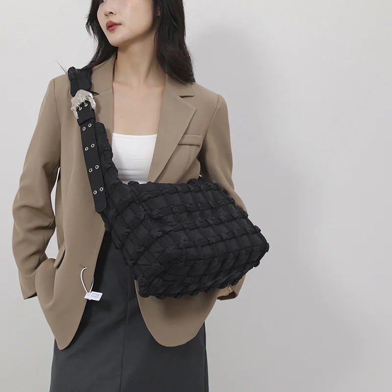 Casual Ruched Nylon Puffer Bag Quilted Padded Women Shoulder Bags Pillow Shaped Down Cotton Crossbody Bag 2024