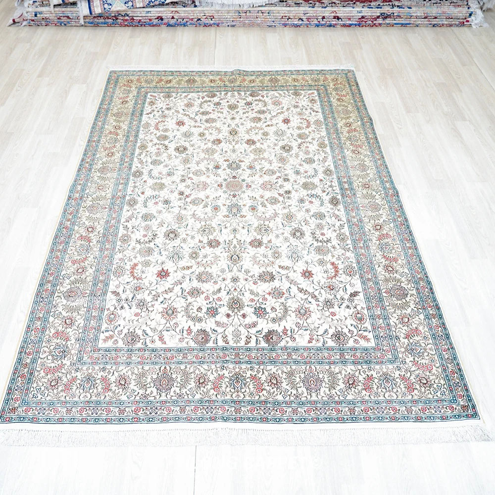 183x 274cm Isfahan Persian Traditional Design Hand Knotted Silk Carpet and Rug