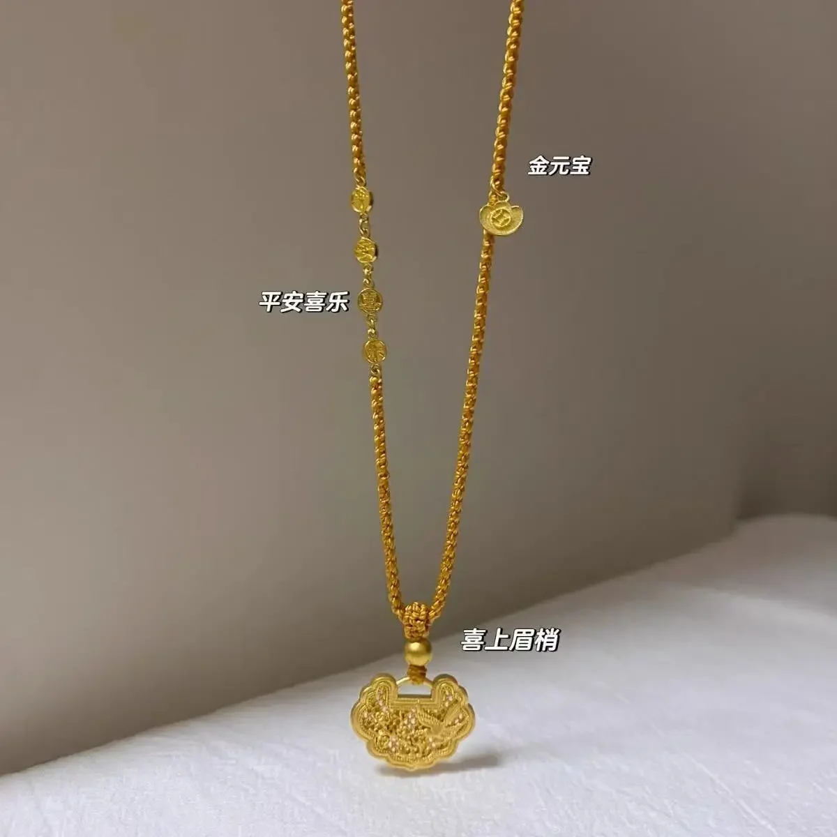Pryna Jewelry   Luxurious and versatile 9999 24K real gold medieval gold lock bag gold ingot national trend pendant niche neckla