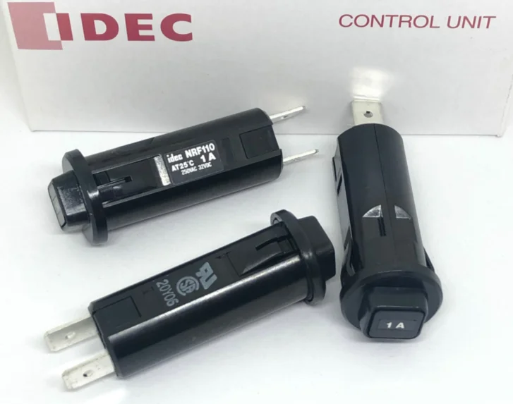 

Brand new in stock IDEC Kazumi NRF110-1A 2 3a 5 8 10 15 16 25A 20 fuse circuit protector 1PCS