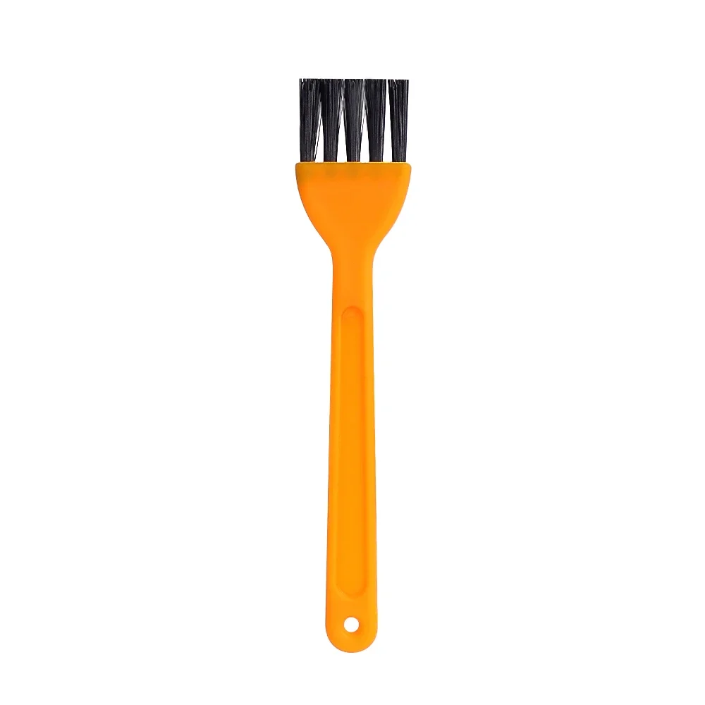 Universal Vacuum Cleaner Brush for Roborock & Dyson - usage example