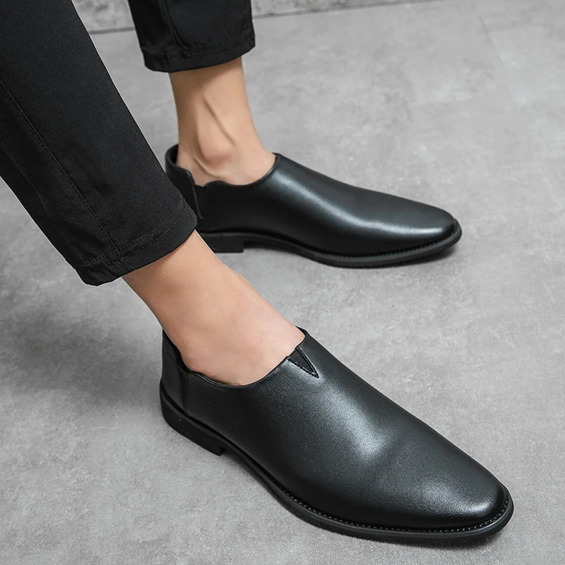 Men\'s Loafers slip on Round Toe Low-heel British Business Casual Fashion Breathable Young Hair Stylist Pedal Peas Shoes for men