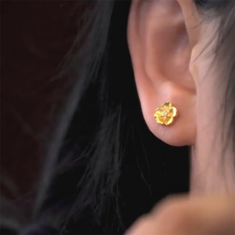18K Gold Plated Flower Stud Earrings For Women Tiny Crystal Inlaid Floral Earrings Elegant Mini Daily Wear Fashion Jewelry Gift