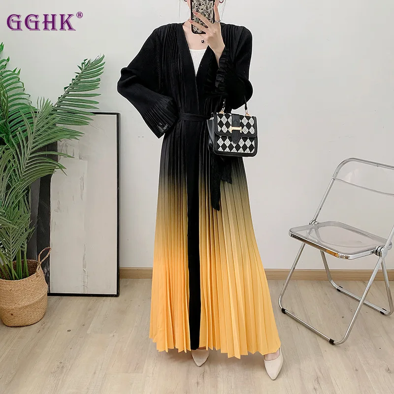 GGHK Plissee Frauen Graben Mantel 2024 Herbst Winter Neue Farbverlauf Ausgestellte Ärmel Strickjacke Design Lose Große Größe Weibliche Robe