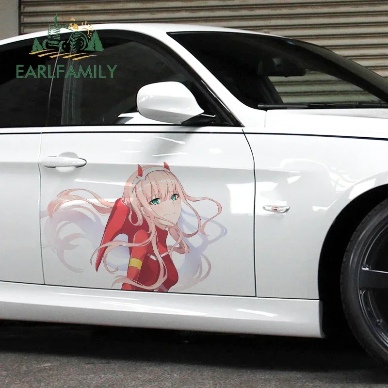 

EARLFAMILY 43 см x 28,4 см для Zero Two аниме автомобильные наклейки караван наклейка виниловая забавная водостойкая солнцезащитная защита двери автомобиля